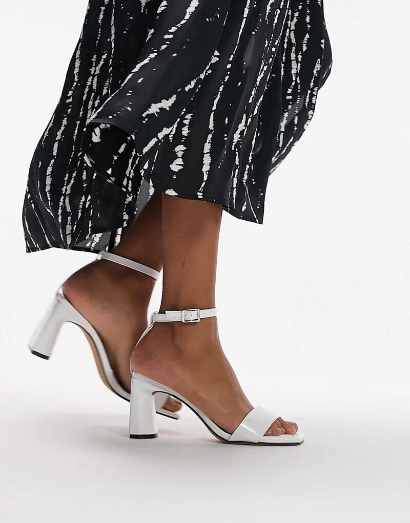 

Белые босоножки на каблуке из двух частей Topshop Daisy