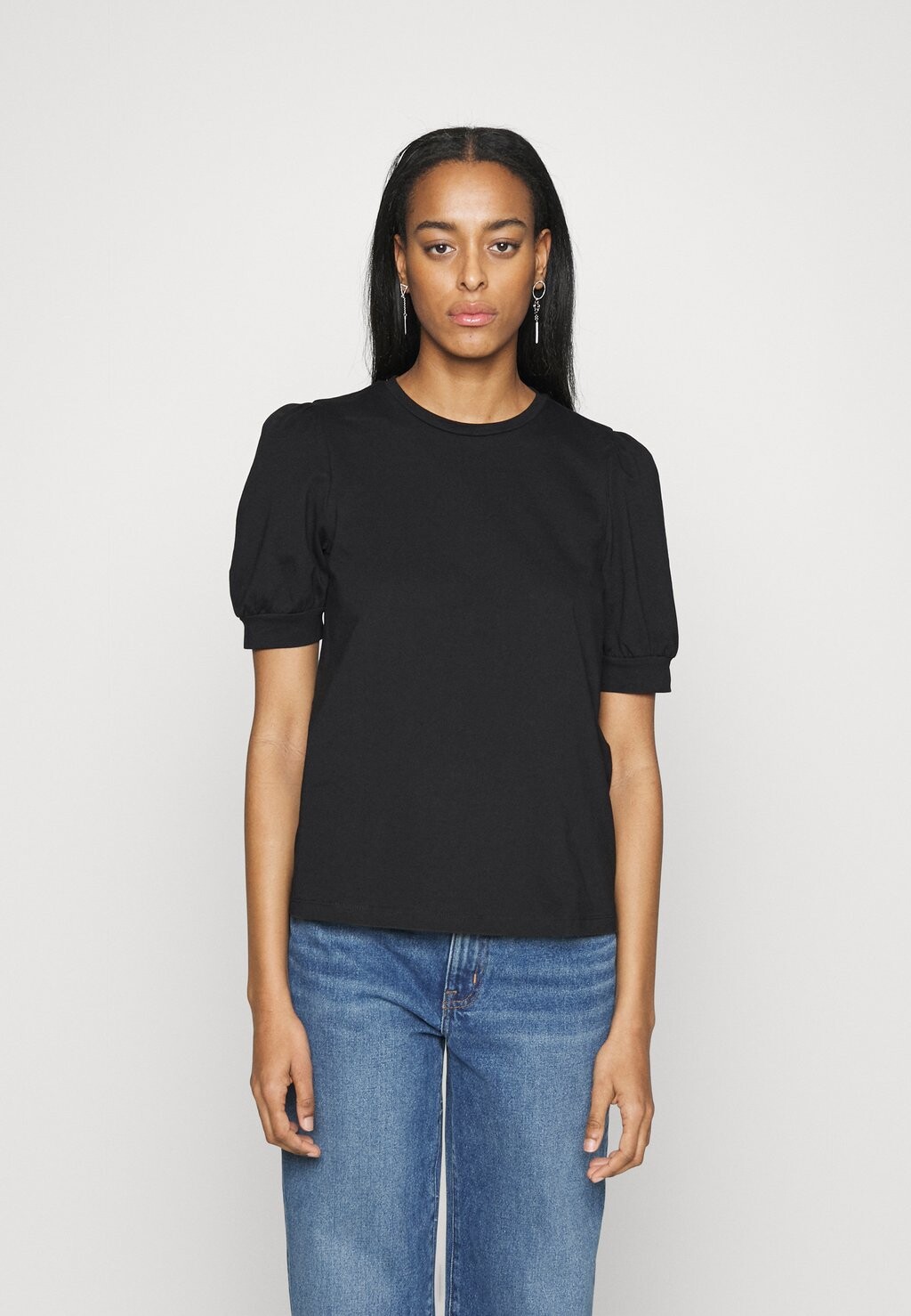 

Базовая футболка Vero Moda, черный