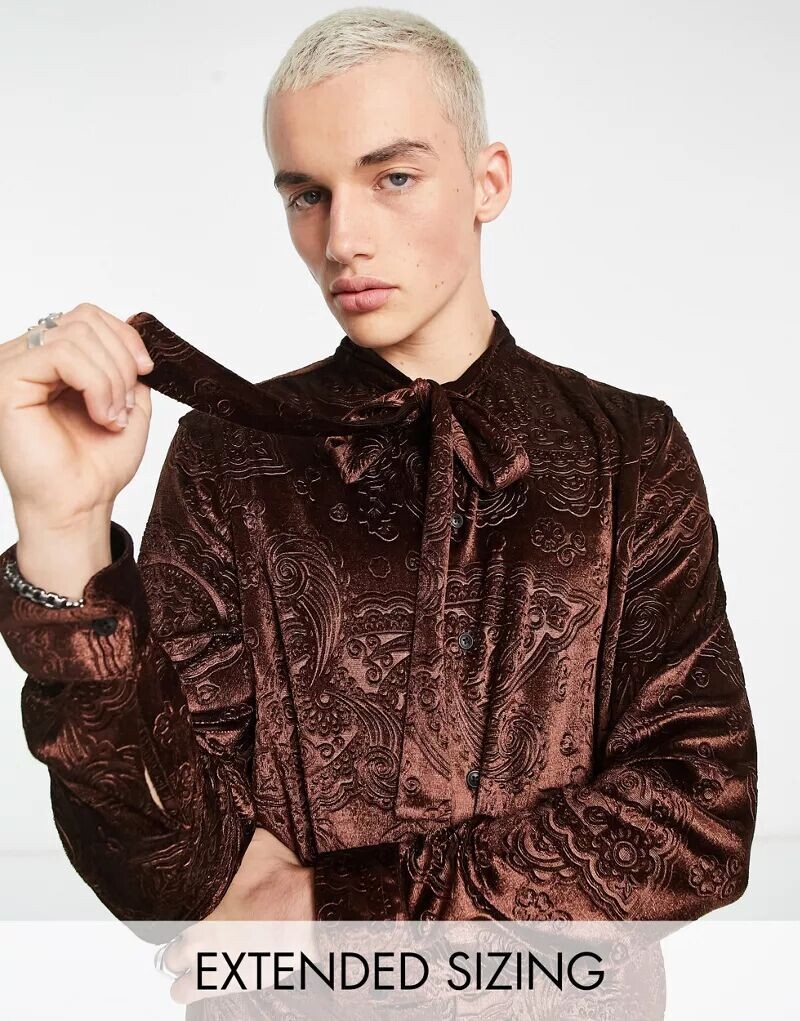 

Коричневая бархатная рубашка с завязкой на воротнике ASOS с тиснением пейсли