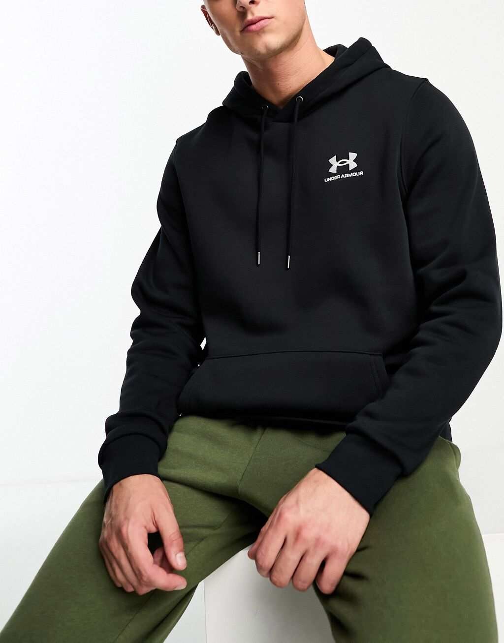 

Черная флисовая худи Under Armour Essential, Черный