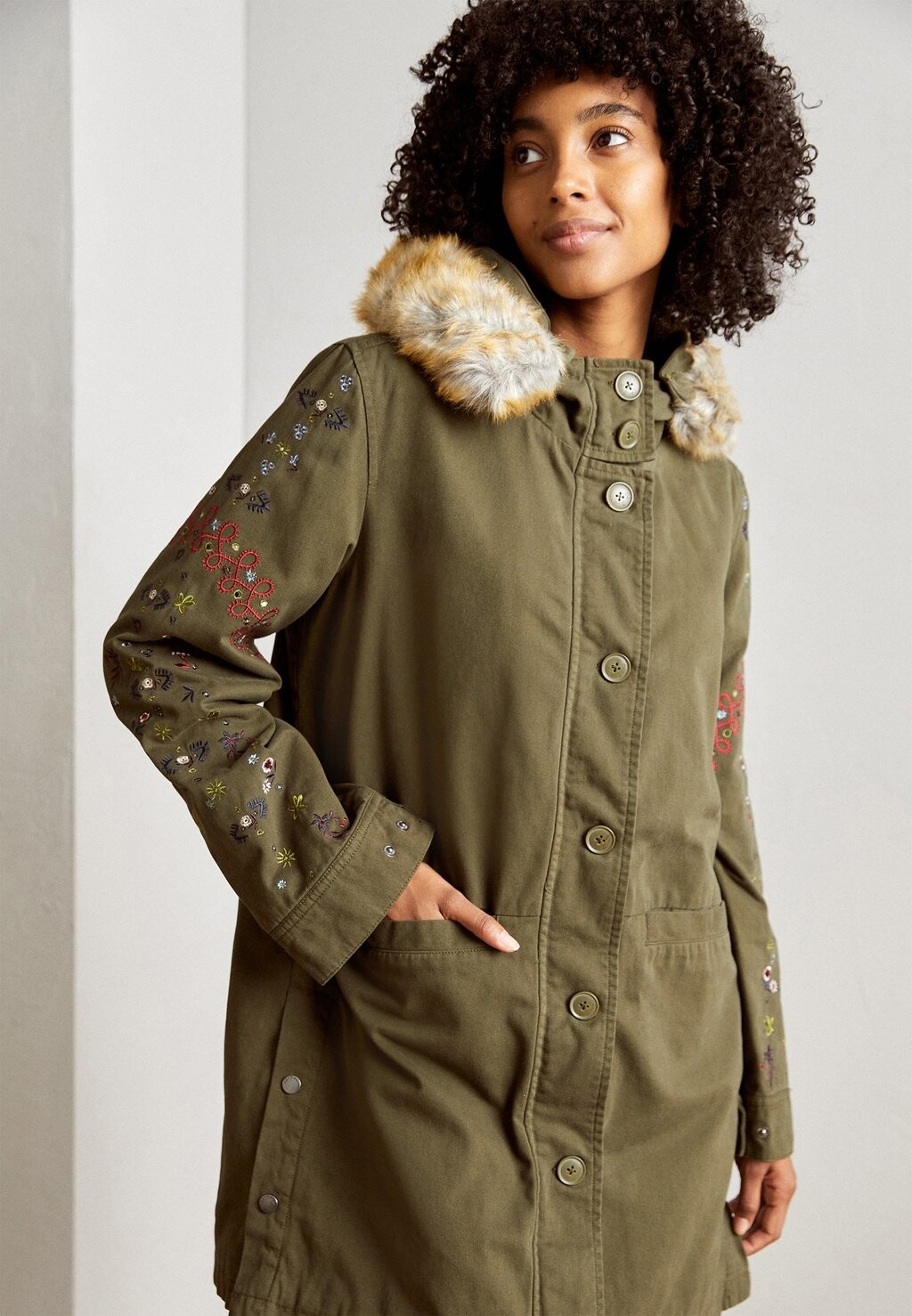 

Парка Jacket Detroit Desigual, цвет military green