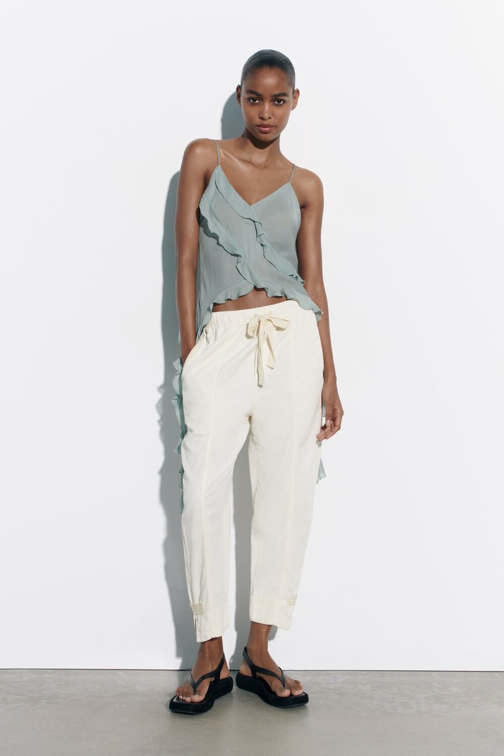 

Брюки облегающего кроя ZARA, экру
