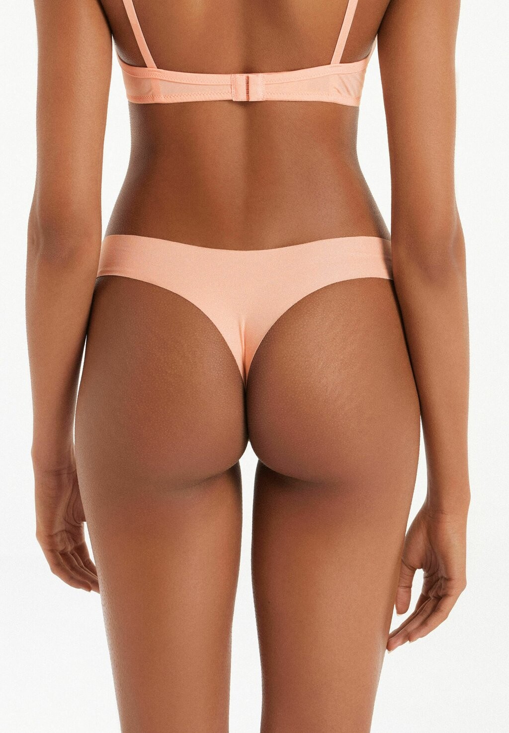 

Стринги BRAZILIAN SEAMLESS Tezenis, абрикос