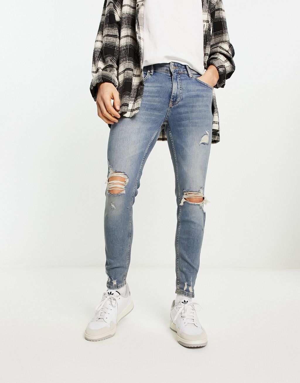

Синие джинсы премиум-класса с рваными краями Pull&Bear