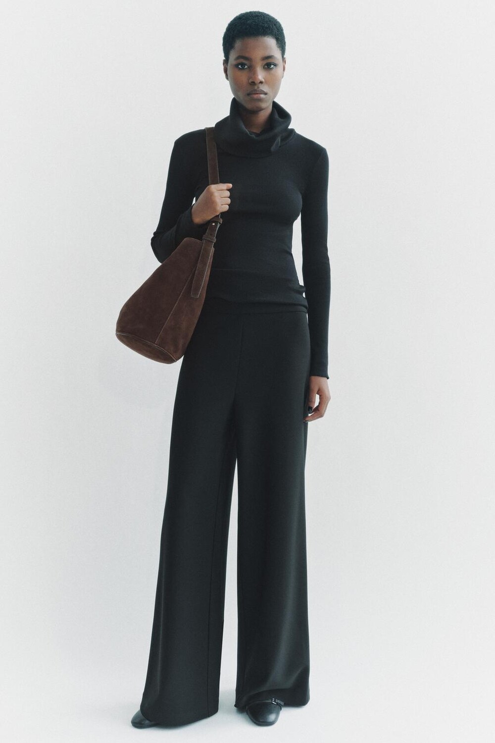 

Асимметричная мягкая замшевая сумка-ведорог ZARA, коричневый