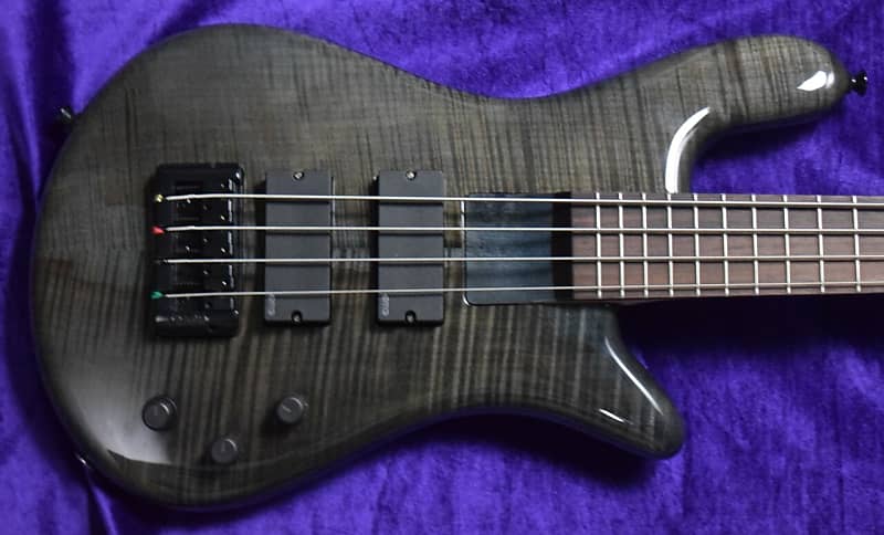 Басс гитара Spector Bantam 4 Short Scale, Black Stain Gloss / Rosewood цена и фото