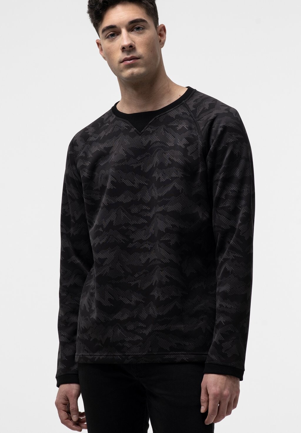 

Футболка с длинными рукавами SOLID Pinetime Clothing, черный