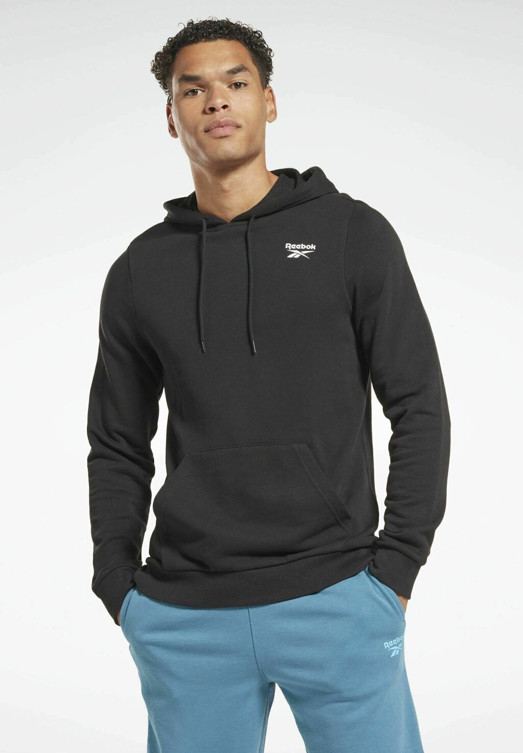 

Худи Reebok