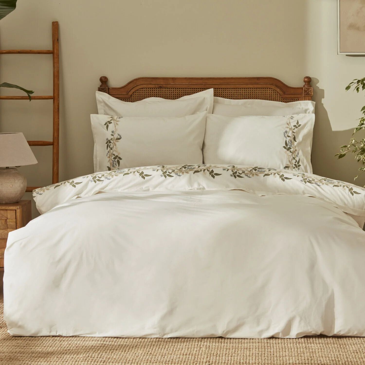 

Комплект постельного белья Пододеяльник Karaca Home Nancy из 100% хлопка с двойной вышивкой, белый