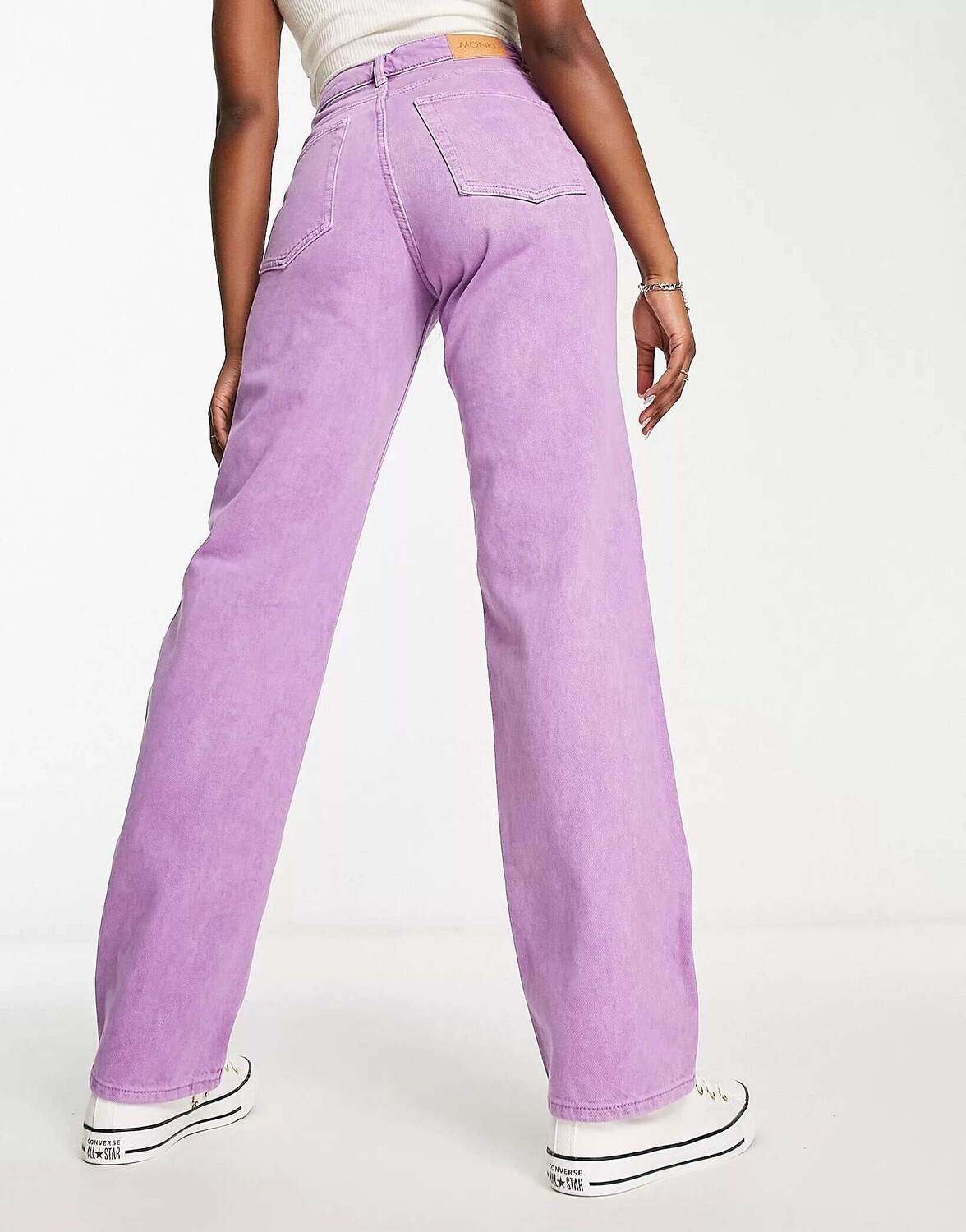 

Сиреневые прямые джинсы Monki
