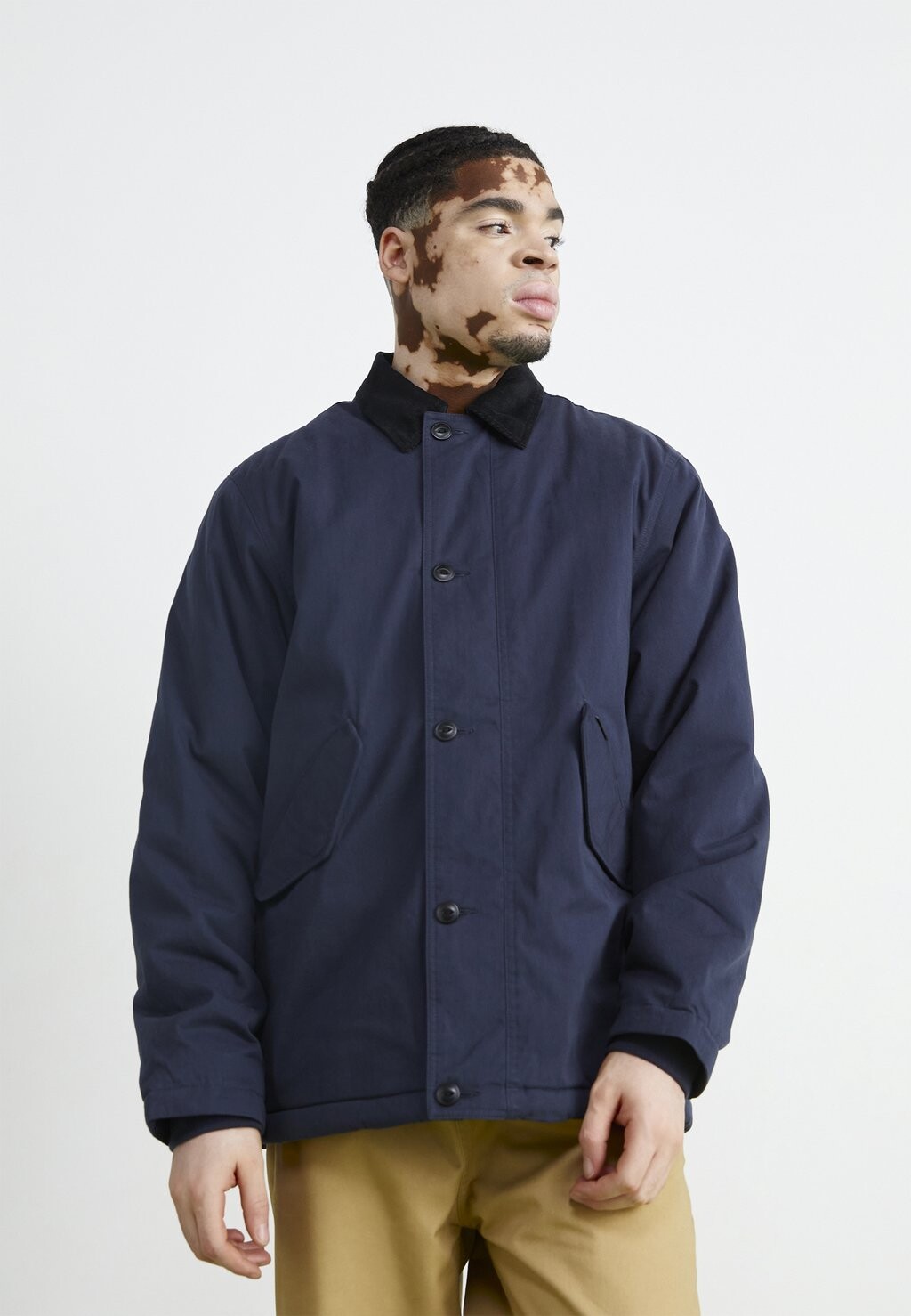 

Короткое пальто Carhartt WIP DECLAN JACKET, цвет dark navy/black