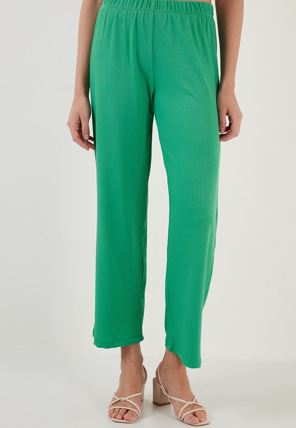 

Брюки LELA Regular Fit, цвет benetton, Зеленый