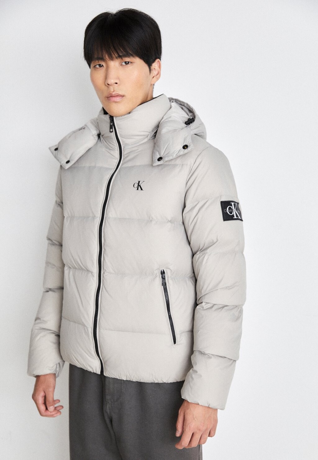 

Куртка Calvin Klein Jeans КУРТКА ESSENTIALS, фиолетовый