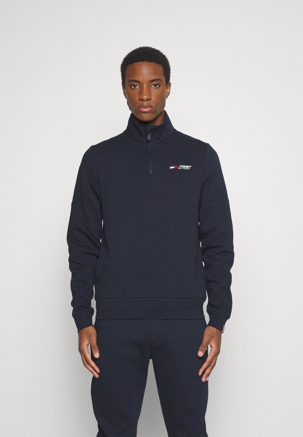 

Толстовка ESSENTIALS 1/4 Tommy Hilfiger, небо пустыни