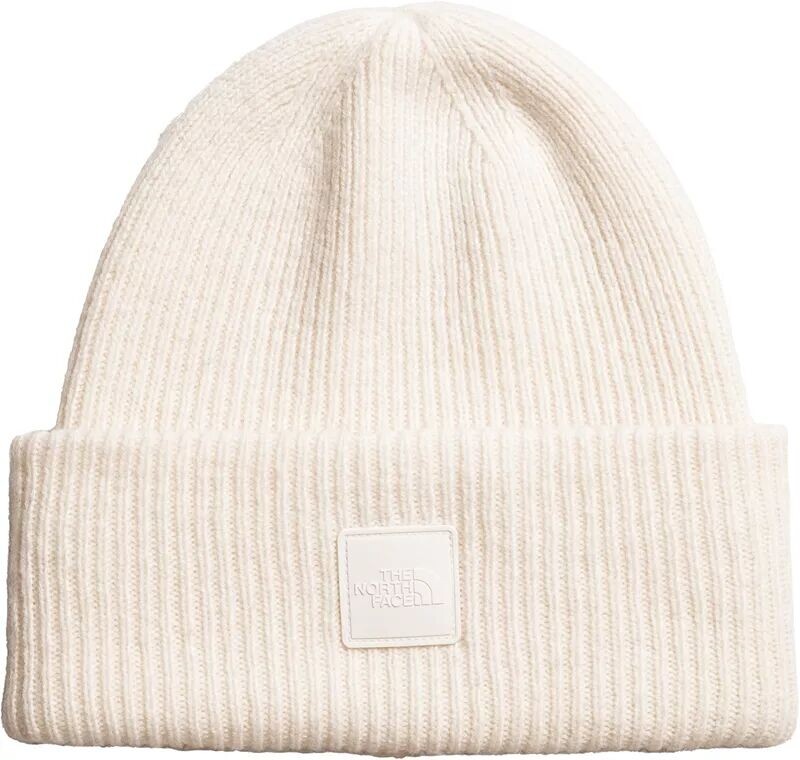 

Женская шапка с нашивками The North Face