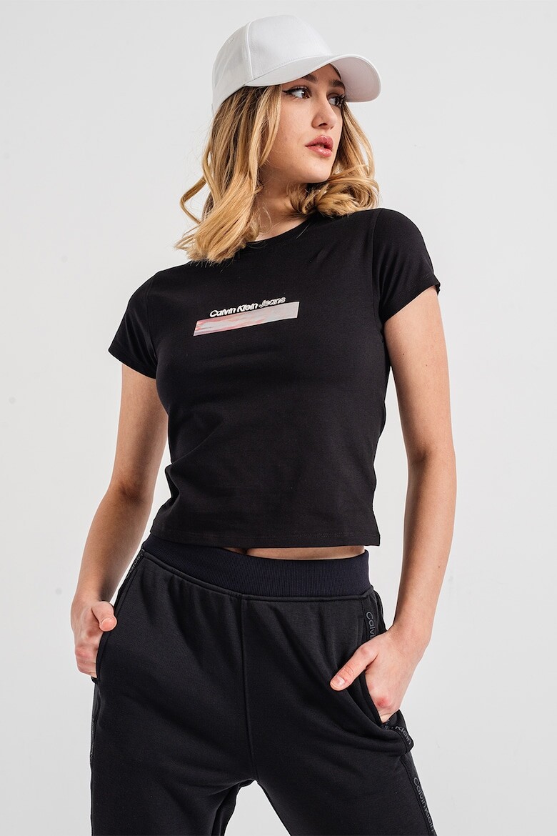

Короткая футболка с логотипом Calvin Klein Jeans, черный