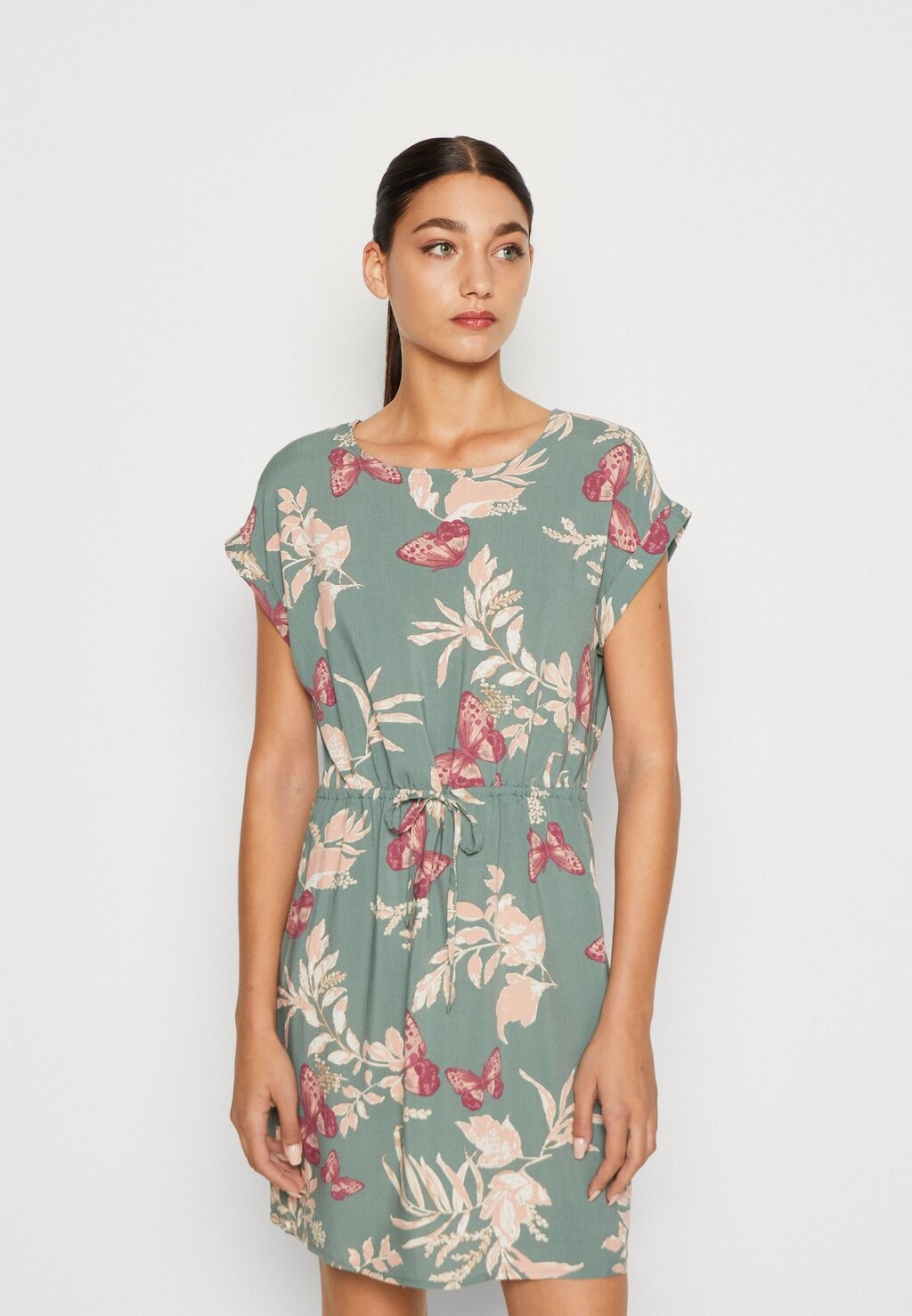 

Летнее платье Vero Moda