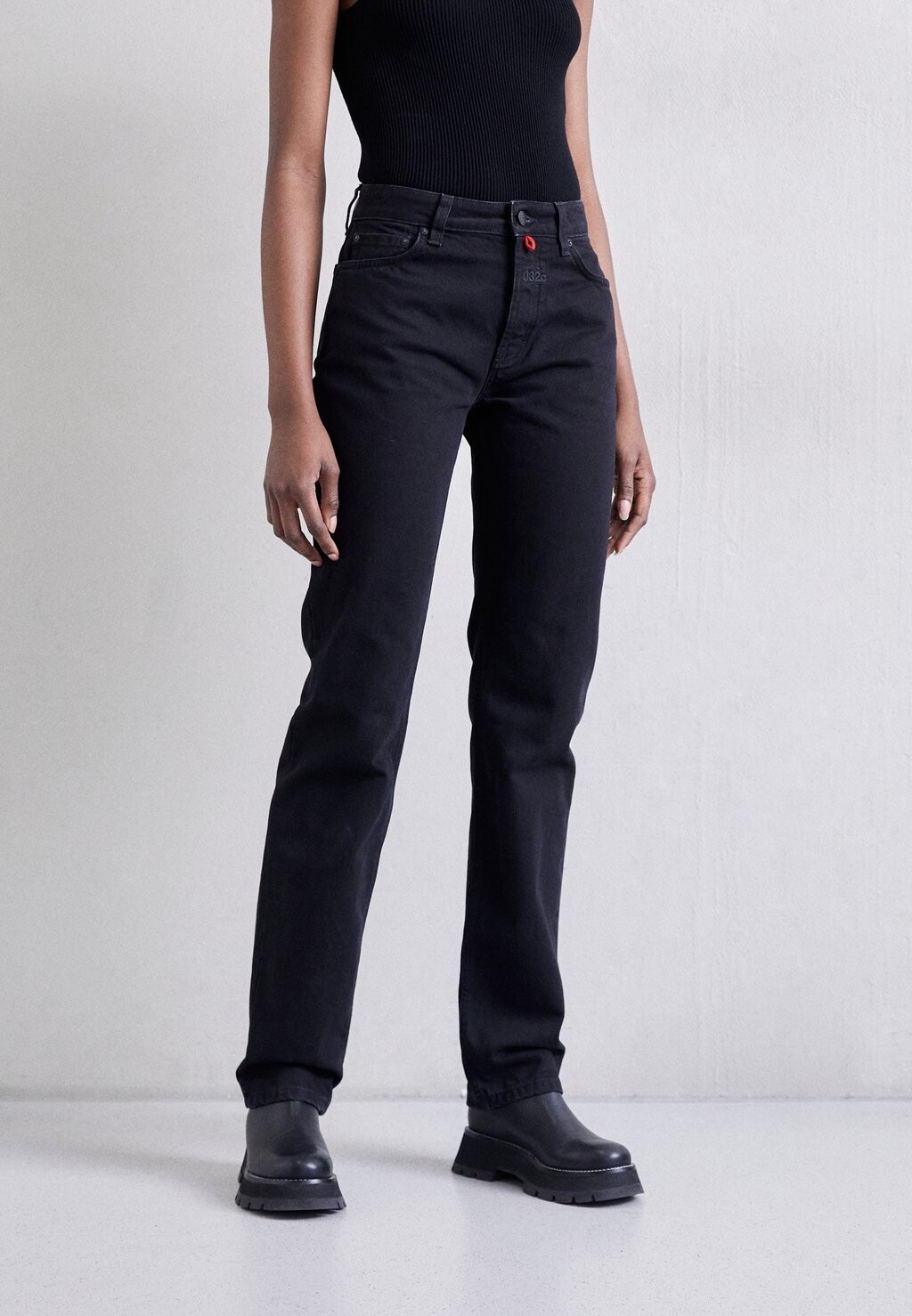 

Джинсы-сигареты New Classic Straight Leg 032c, цвет washed black