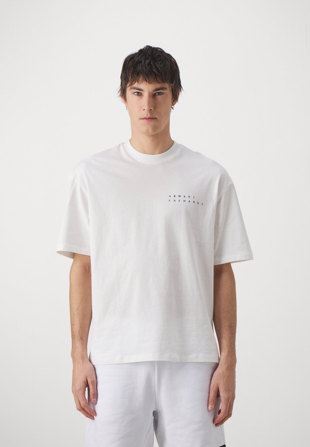

Футболка с принтом Armani Exchange, цвет off white