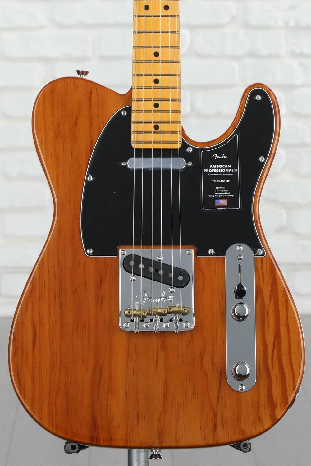 

Fender American Professional II Telecaster — жареная сосна, накладка из клена