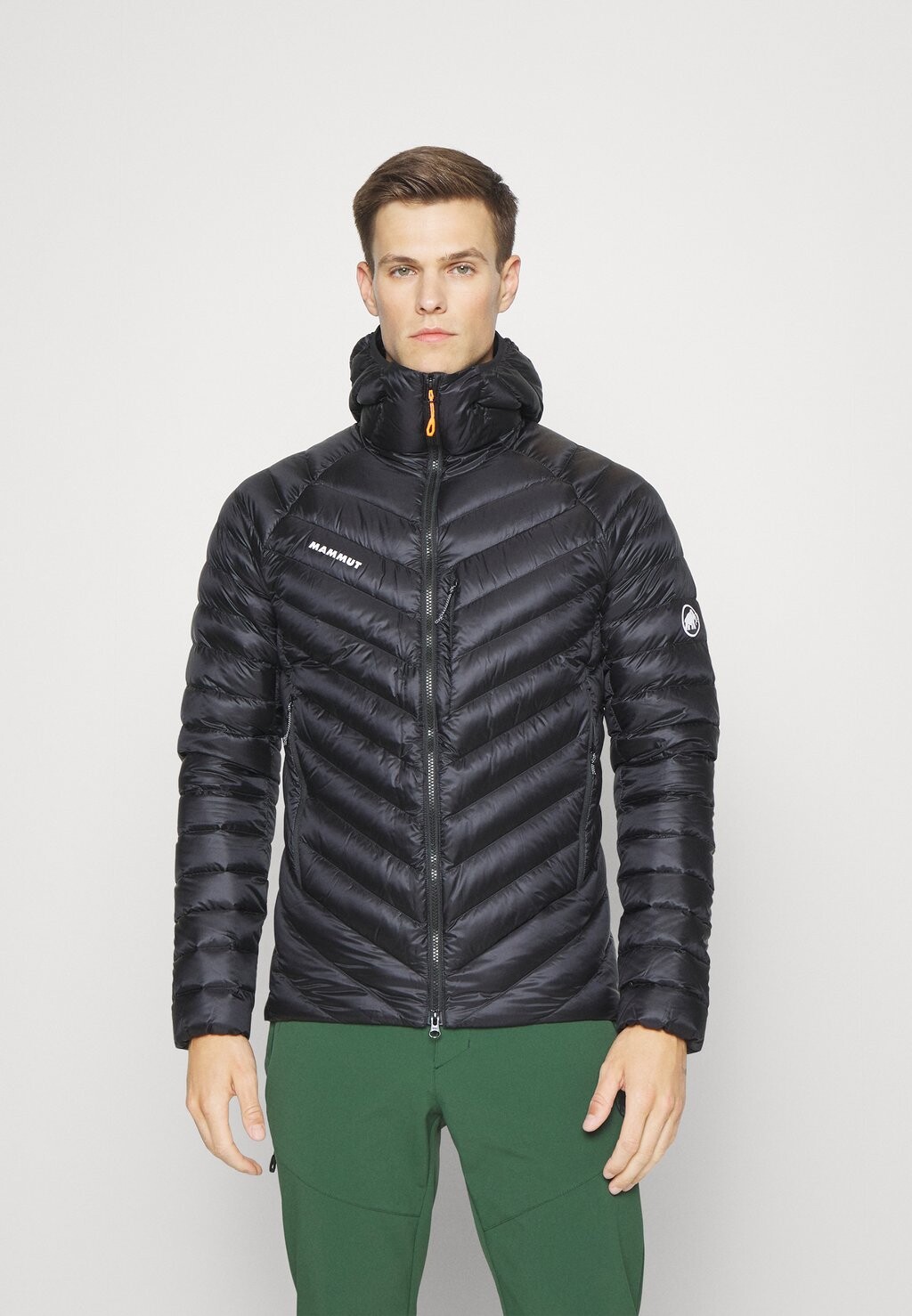 

Пуховик Broad Peak In Hooded Mammut, черный
