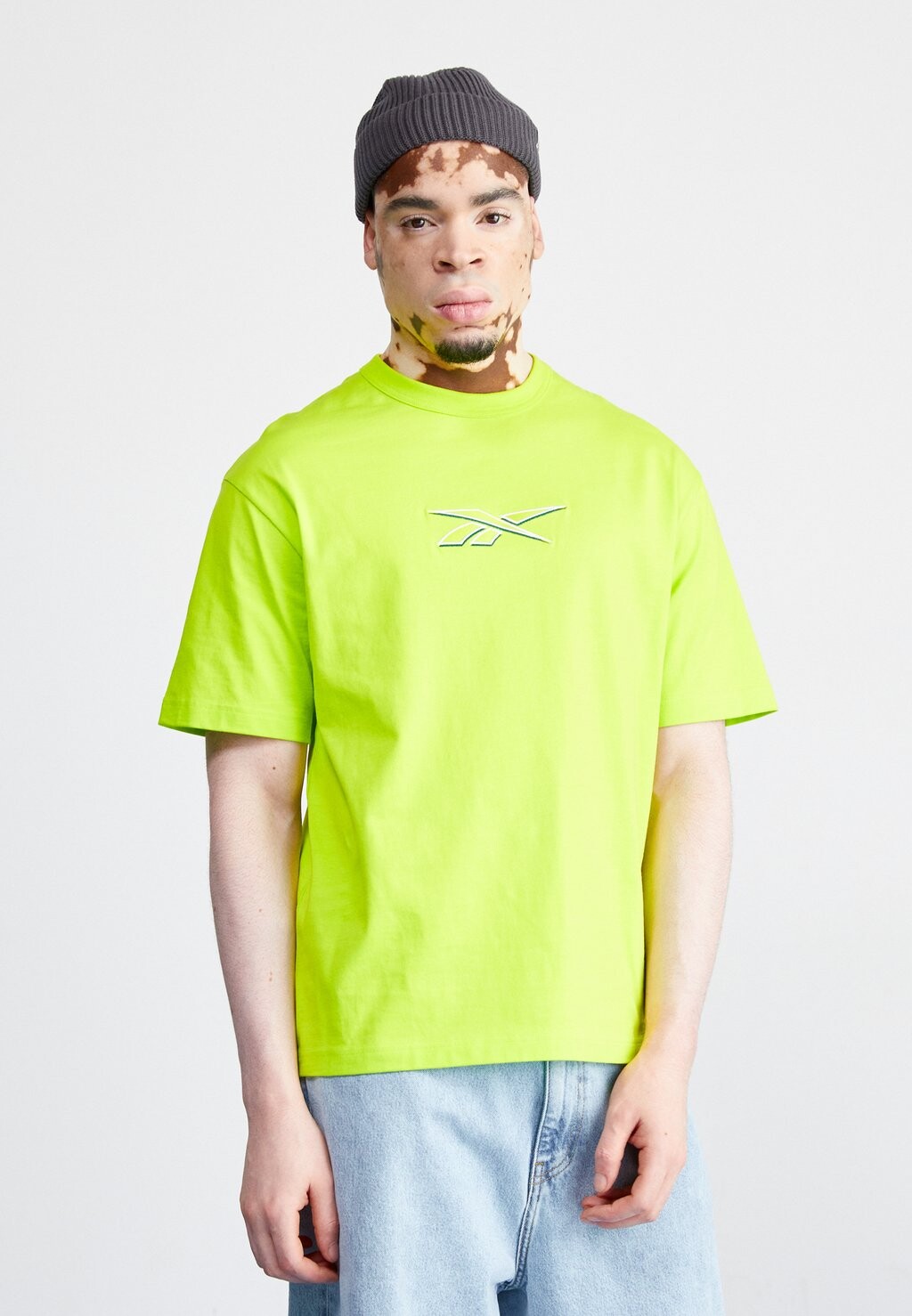 

Футболка с принтом Uniform Tee Reebok, желтый