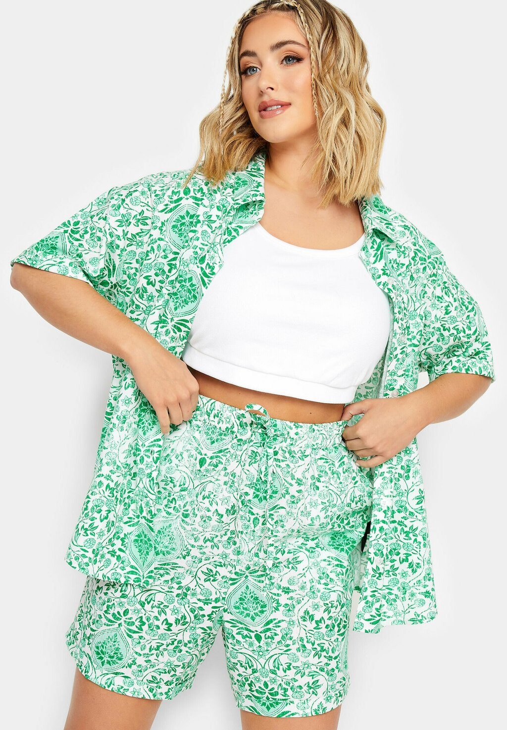 

Шорты Yours Clothing, зеленый