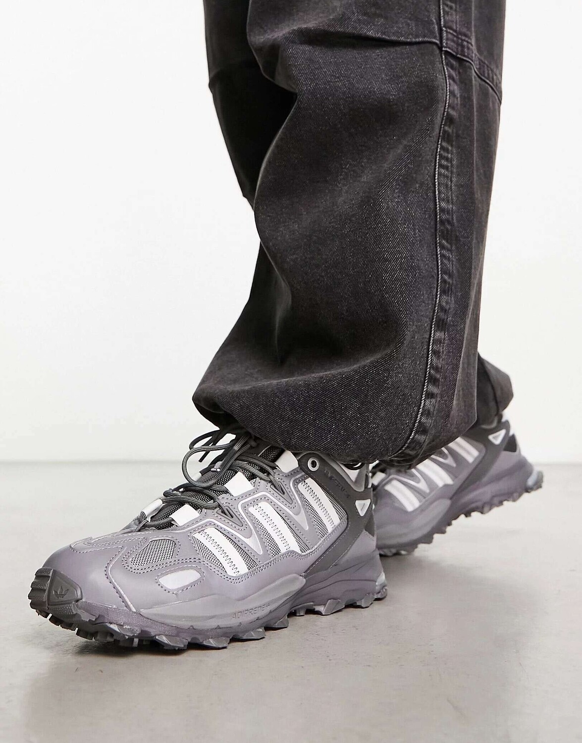 

Серые кроссовки adidas Originals Hyperturf, Серый
