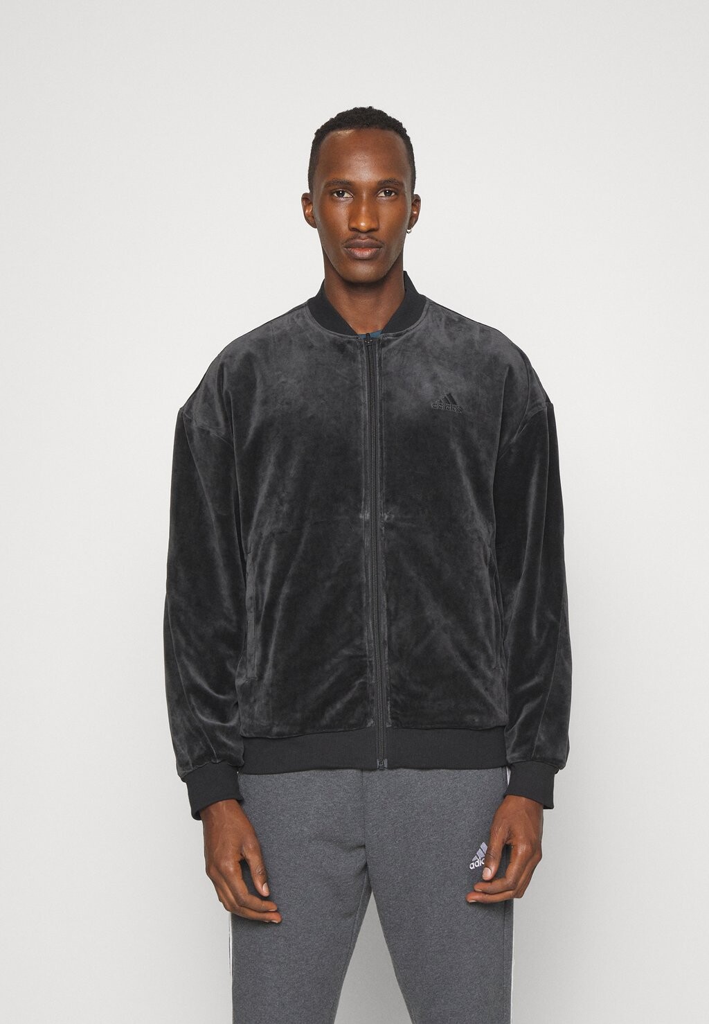 

Спортивная куртка Embossed Reversible adidas Sportswear, черный