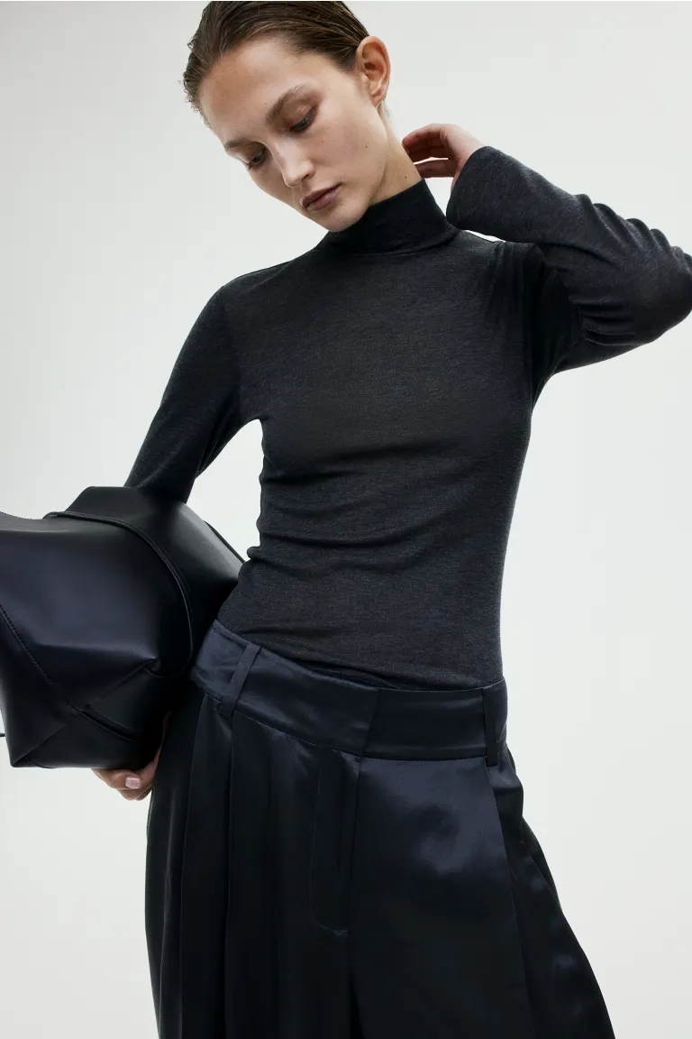 

Блуза с низким воротником-поло H&M, серый
