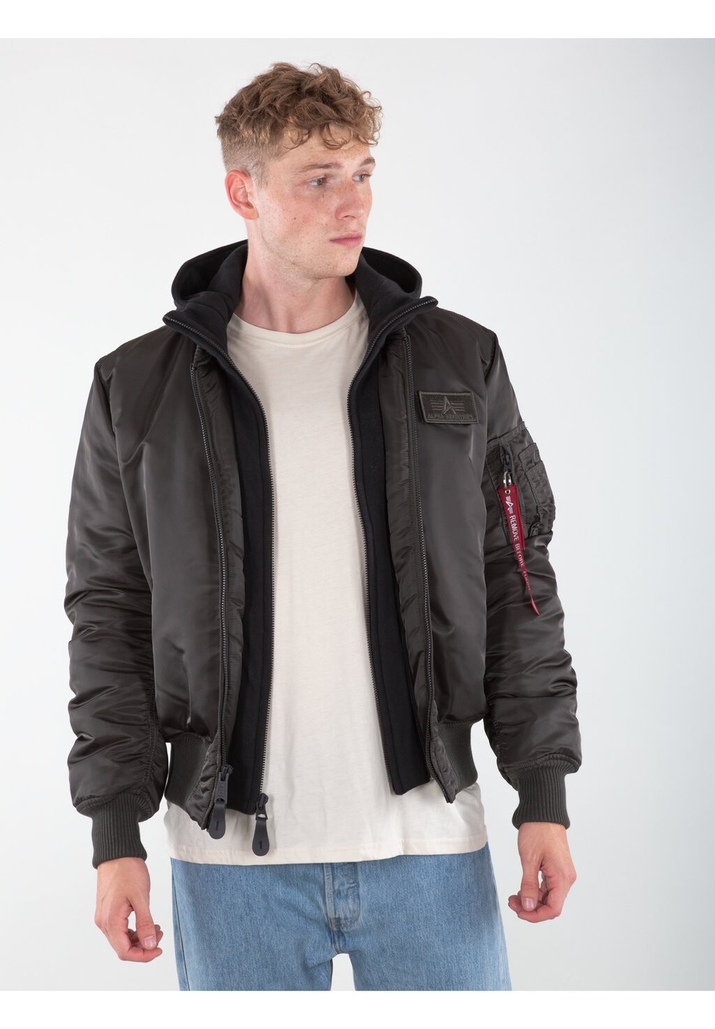 

Куртка Alpha Industries MA-1 D-TEC, цвет black olive
