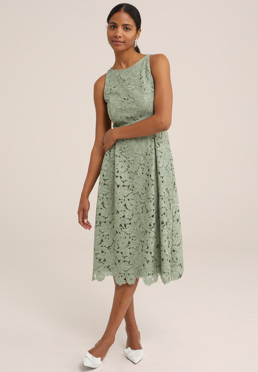Коктейльное платье WE Fashion, зеленый