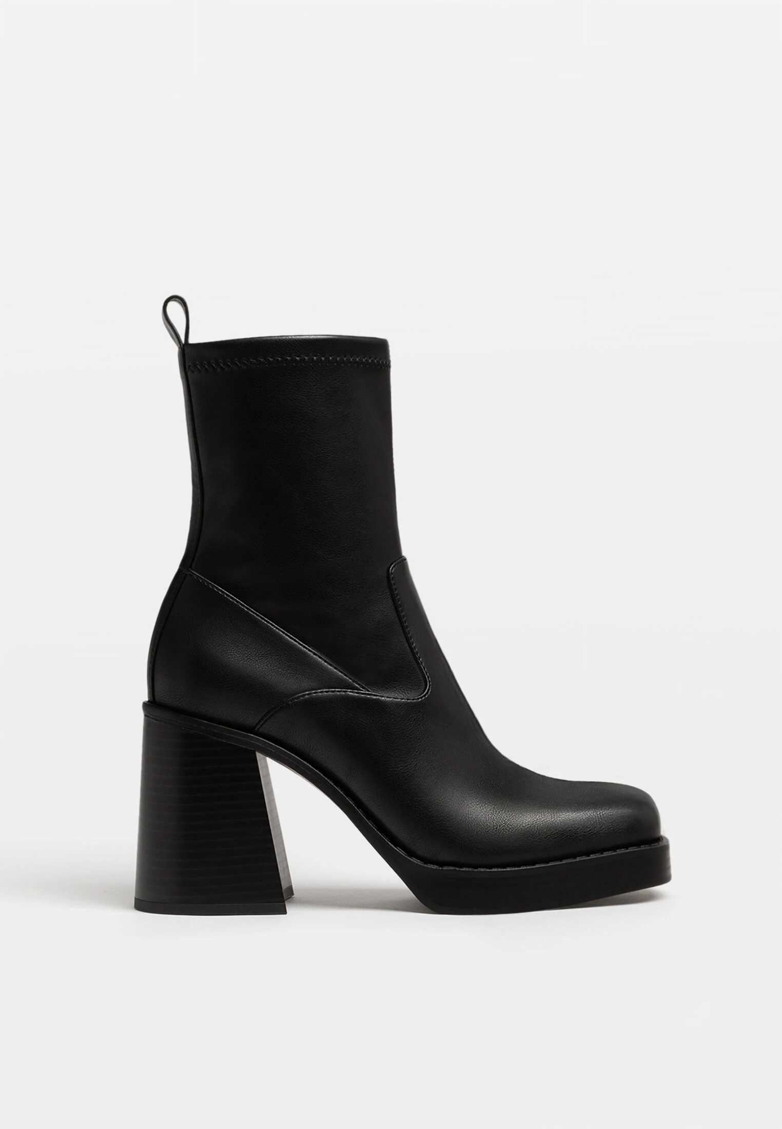 

Ботильоны на платформе на высоком каблуке Stradivarius, черный