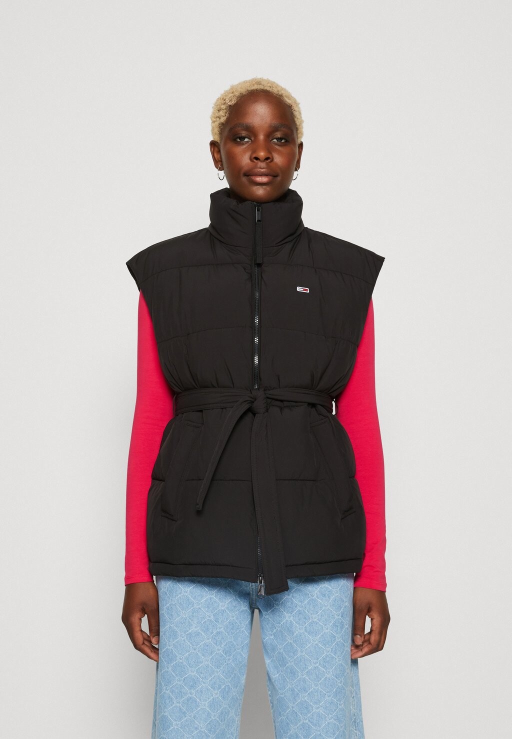 

Жилет Tommy Jeans, черный
