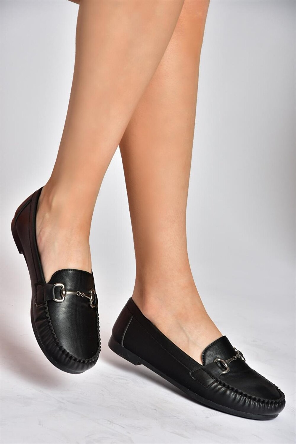 

P757007009 Женские балетки с черной пряжкой Fox Shoes