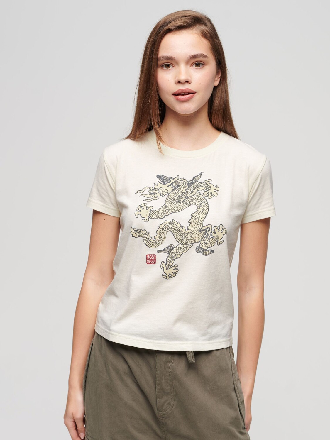 

Футболка узкого кроя из коллаборации с Komodo Dragon Superdry, экрю/мульти