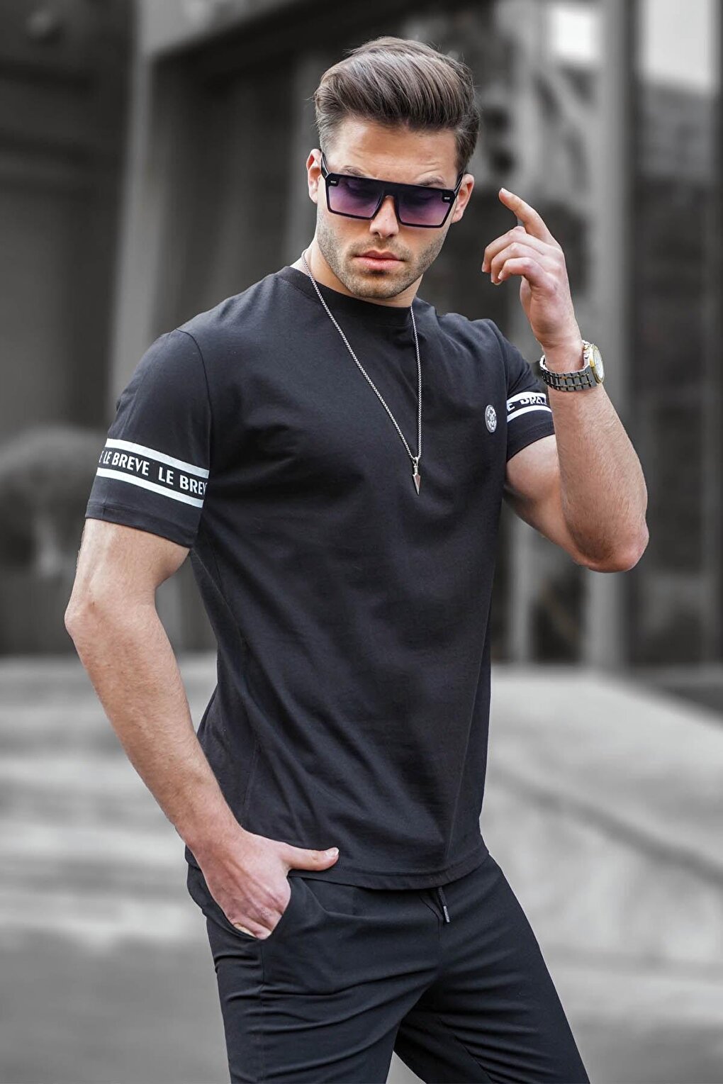 Мужская черная футболка 5381 MADMEXT