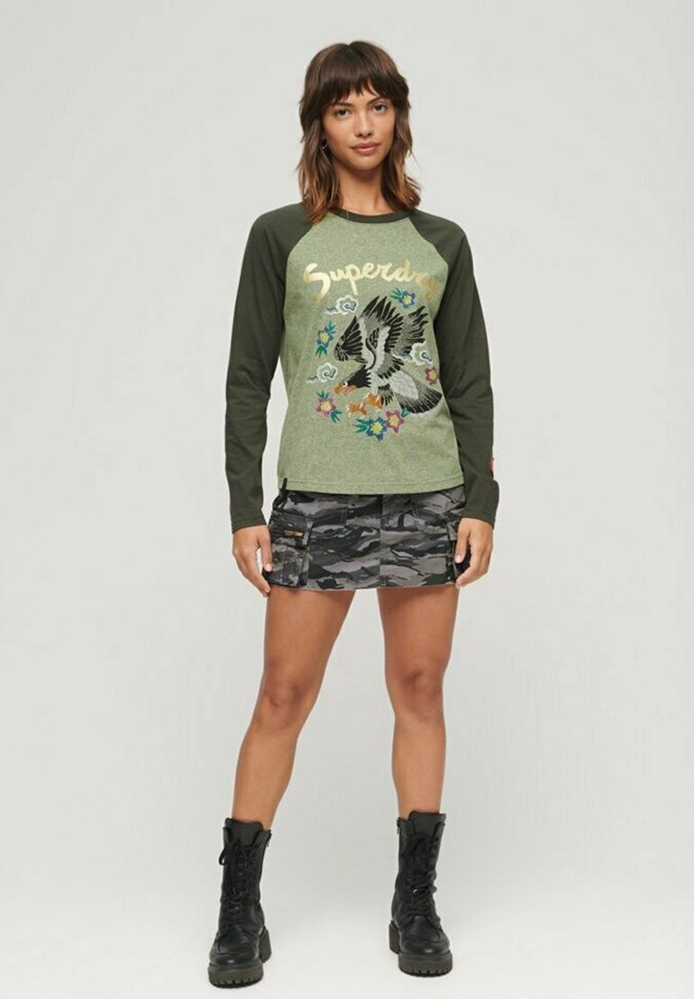 

Топ с длинными рукавами CUSTOM EMBELLISHED RAGLAN Superdry, зеленый
