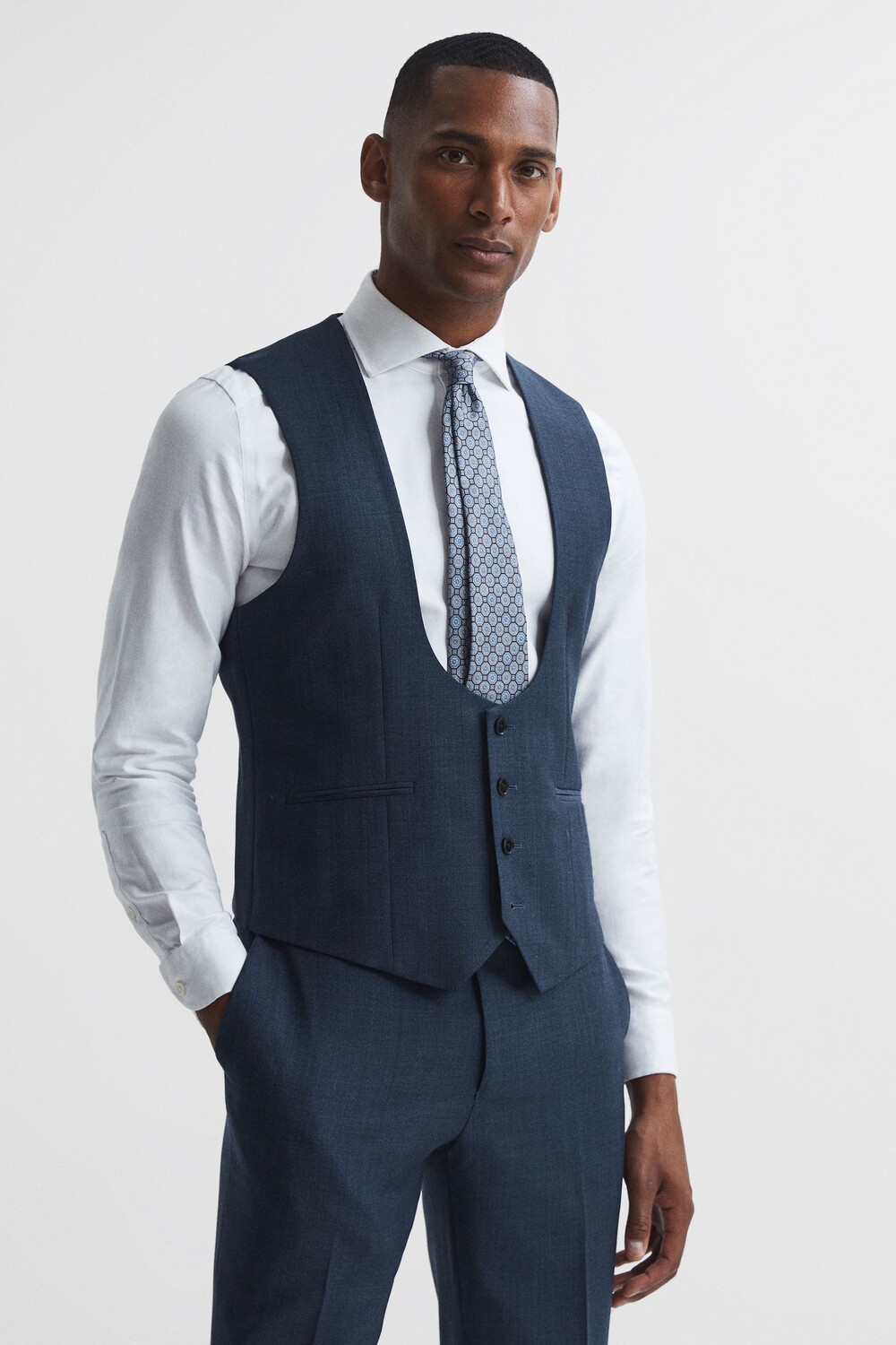 

Легкий жилет с мотивом из акульей кожи Reiss, синий
