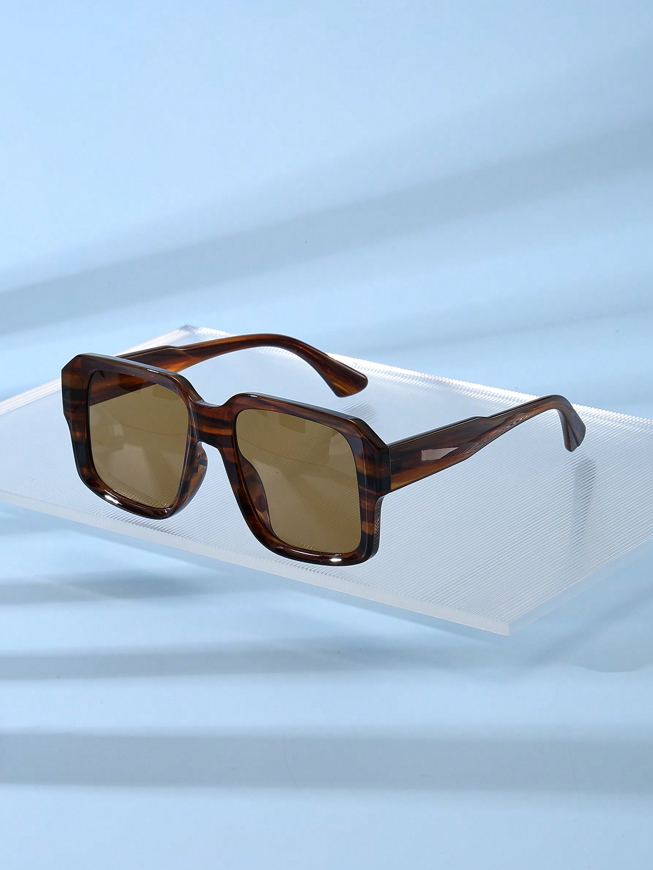 Модные коричневые большие солнцезащитные очки квадратной формы с отделкой под дерево и полосками