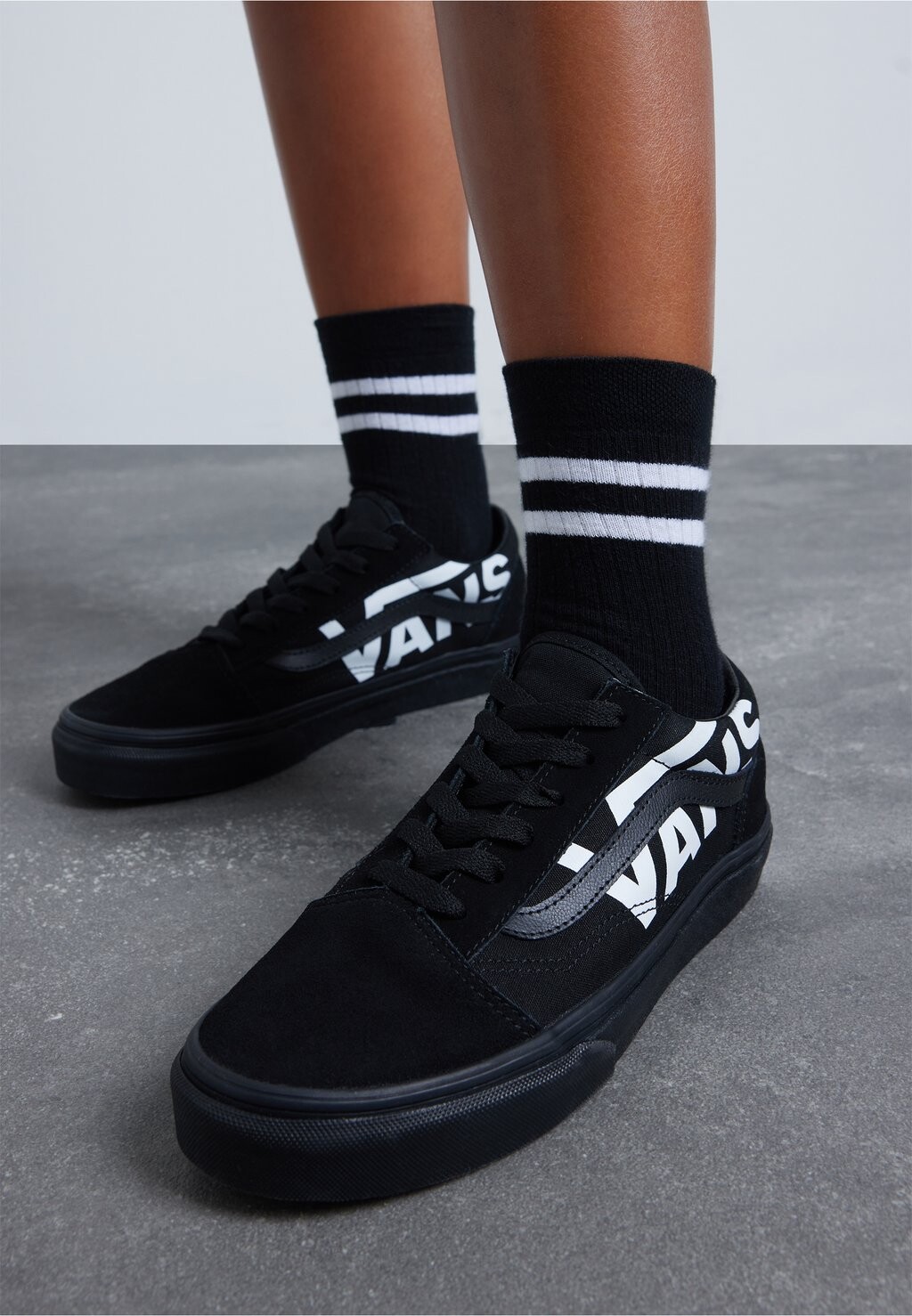 

Низкие кроссовки Old Skool Unisex Vans, цвет black/white