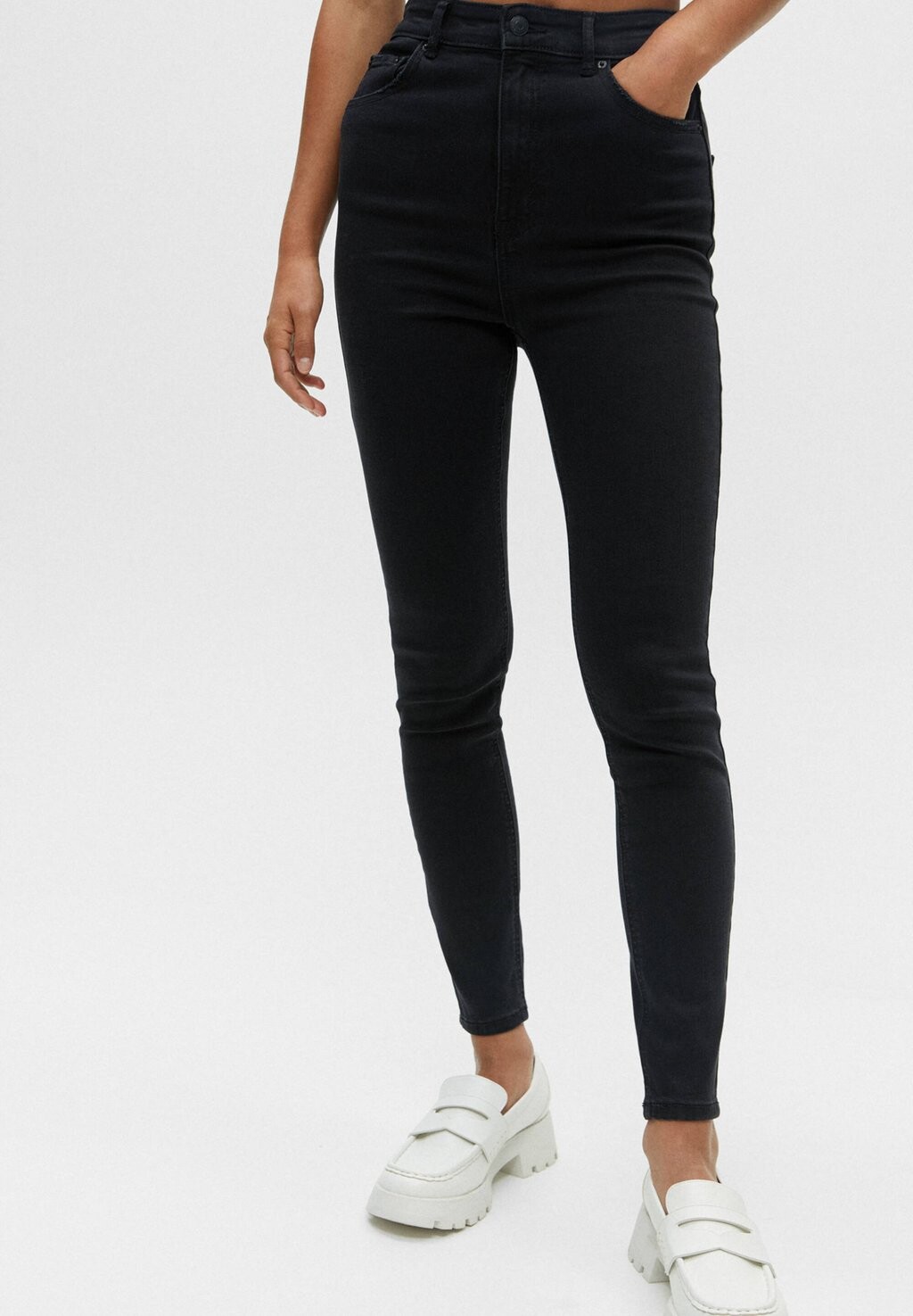 

Джинсы Skinny Fit PULL&BEAR, черный