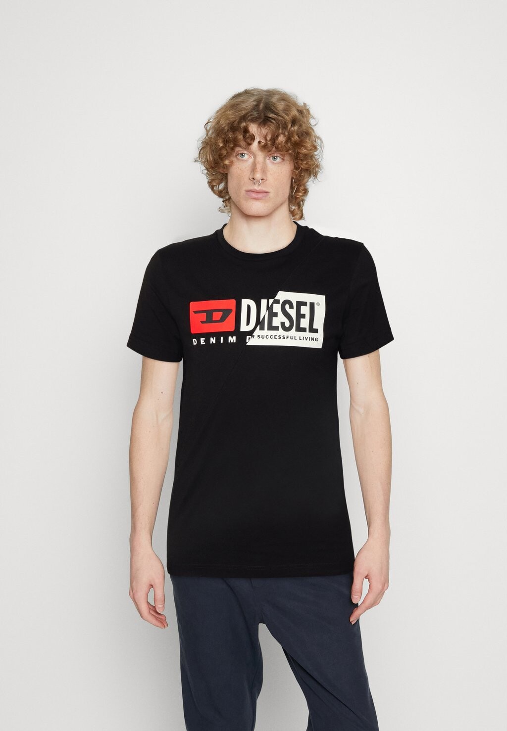 

Футболка с принтом Diesel, черный