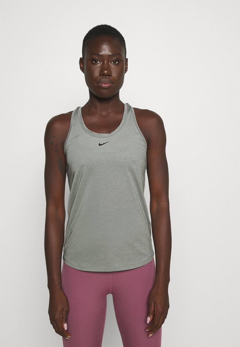 

Топ Nike