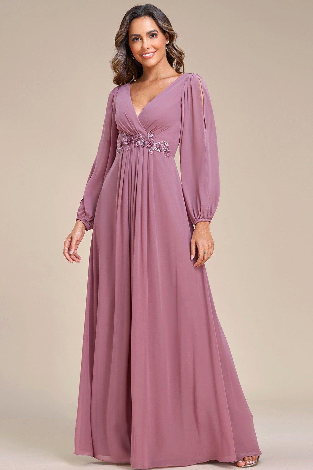 Вечернее платье макси с длинными рукавами-фонариками и глубоким V-образным вырезом и аппликацией Ever Pretty, розовый