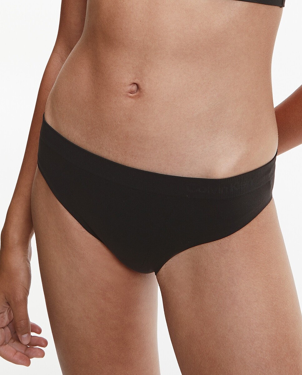 

Классические скрепленные гибкие трусики Calvin Klein, черный