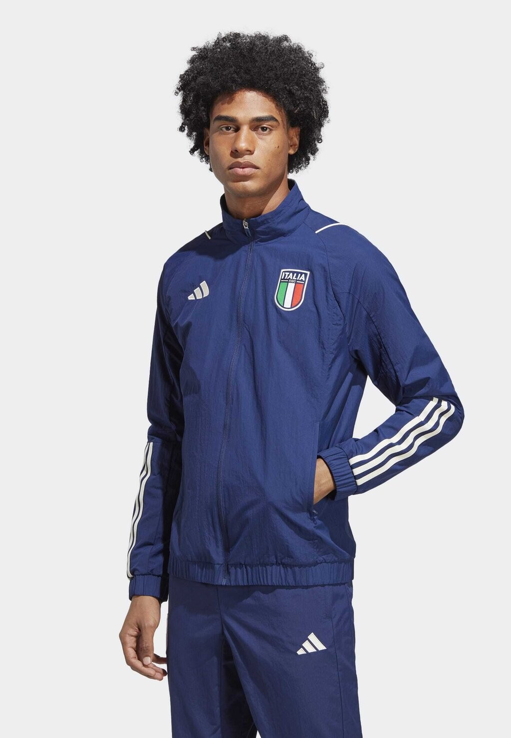

Спортивная куртка Adidas