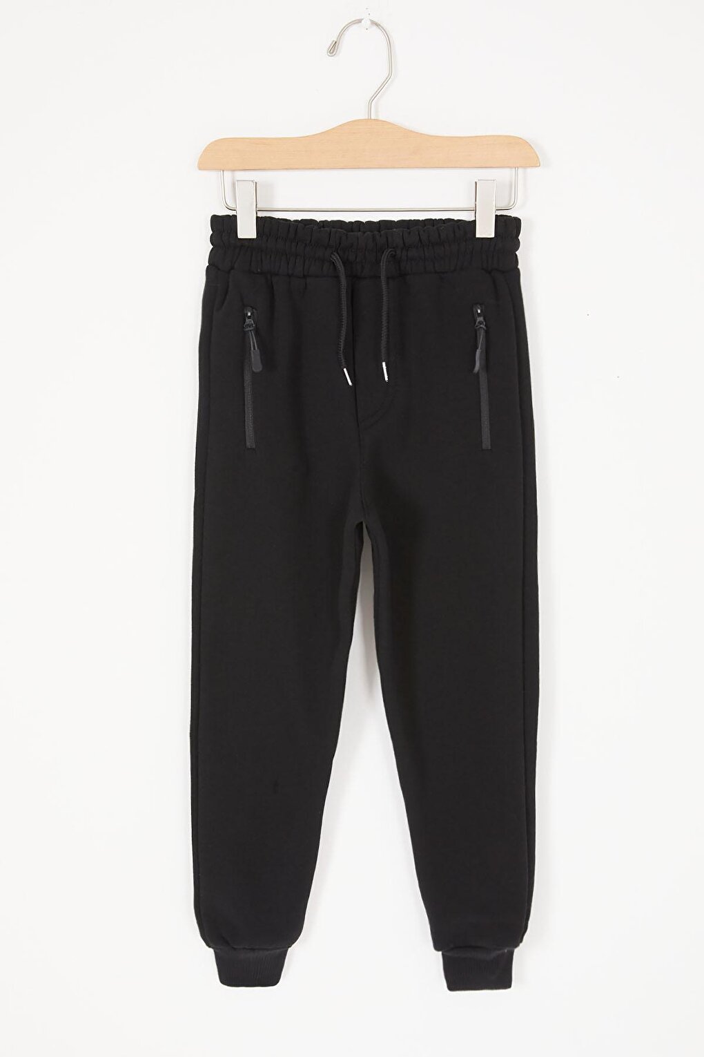 цена Черные спортивные штаны для мальчиков с карманами на молнии и эластичным поясом 17059 Cansın Mini