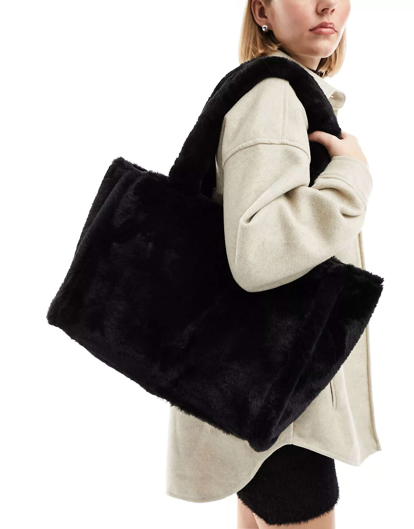 Черная сумка-шоппер из искусственного меха Pieces inspire сумка шоппер из искусственного меха оливковый