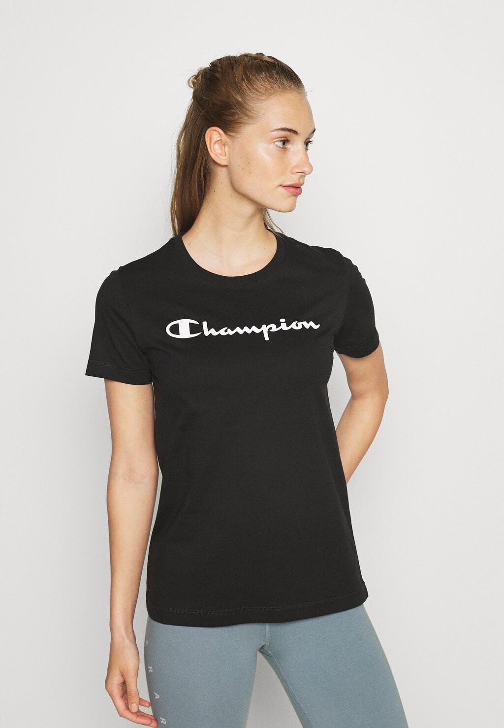 

Футболка с принтом Champion, черный
